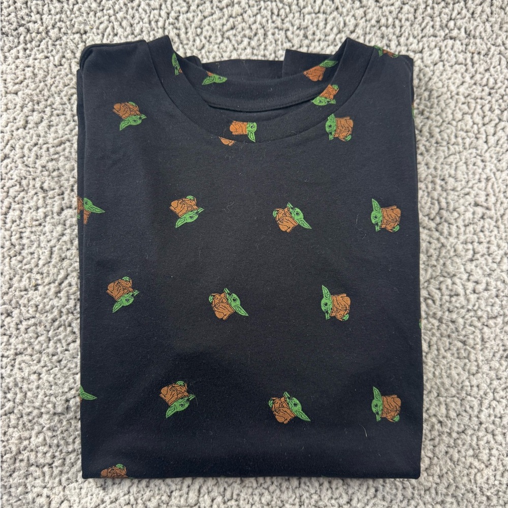 Star Wars Fifth Sun T-Shirt with Grogu Pattern men’s size Medium